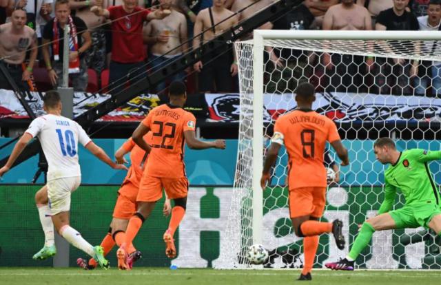 爱游戏登录入口-希克又进球了！差点去当模特的他即将创造捷克历史